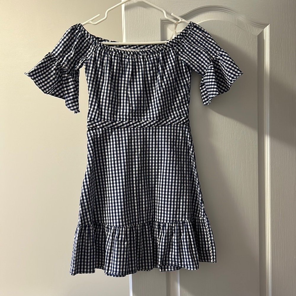 Offshoulder Dress